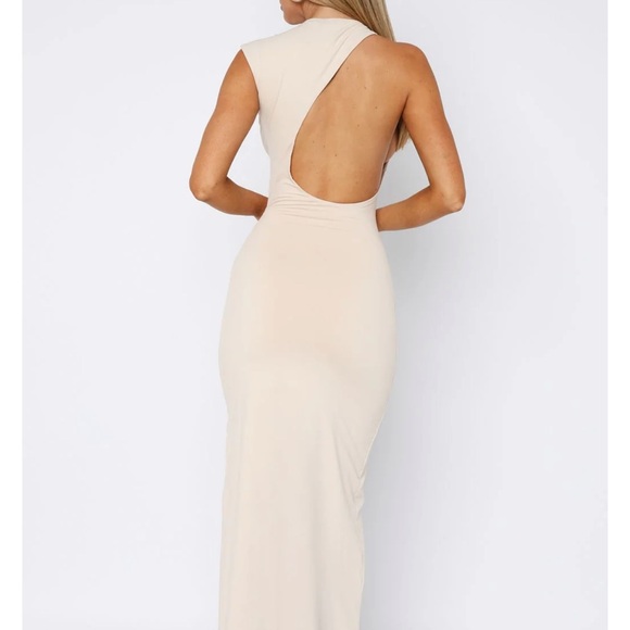 White Fox Boutique Cream Backless Dress - Picture 4 of 4